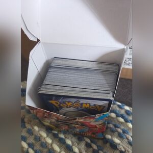 Pokemon 125+ Pokémon Card Lot - Includes Holos